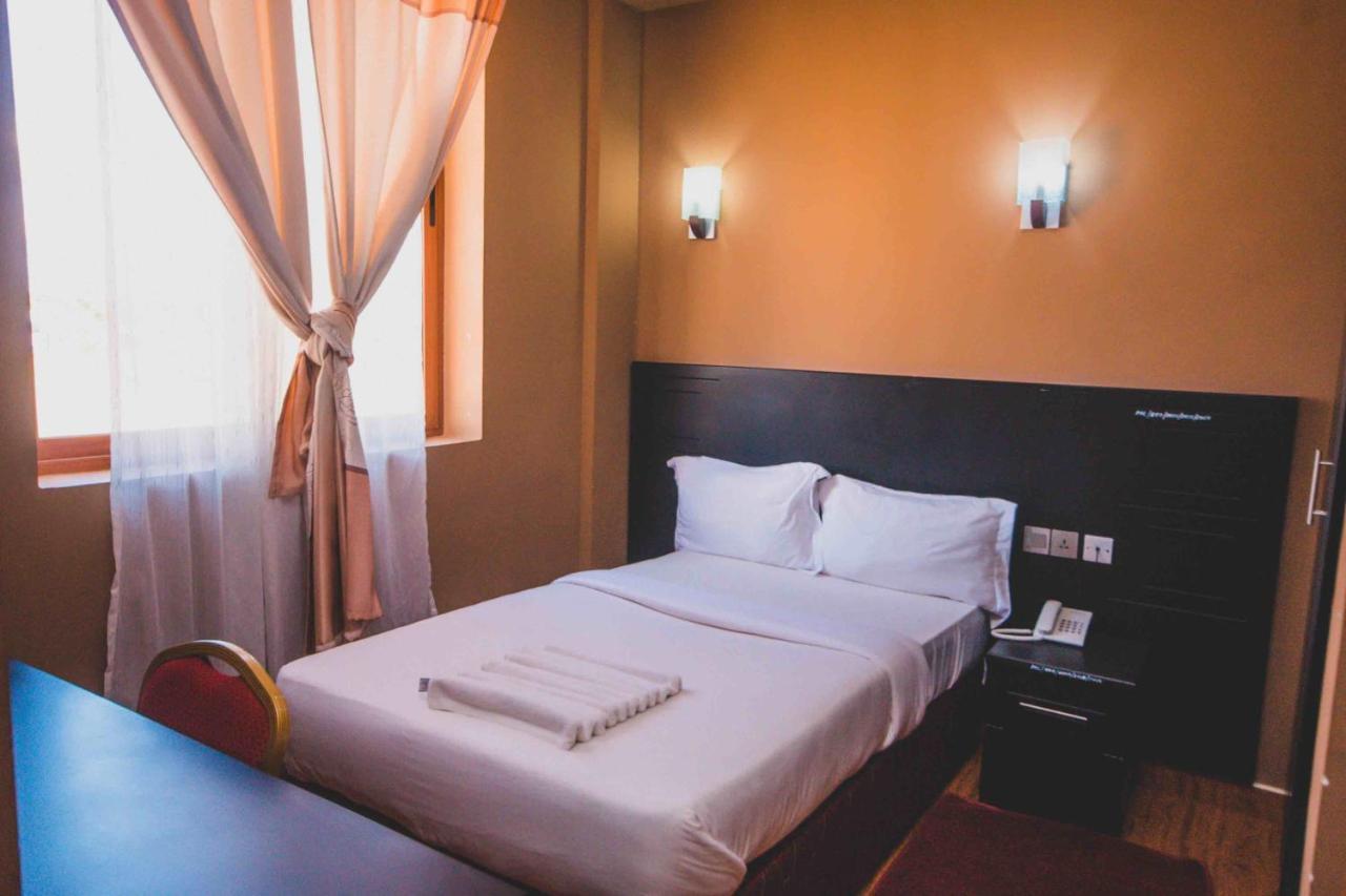 Panone Hotel Boma Boma la Ngombe Exteriör bild