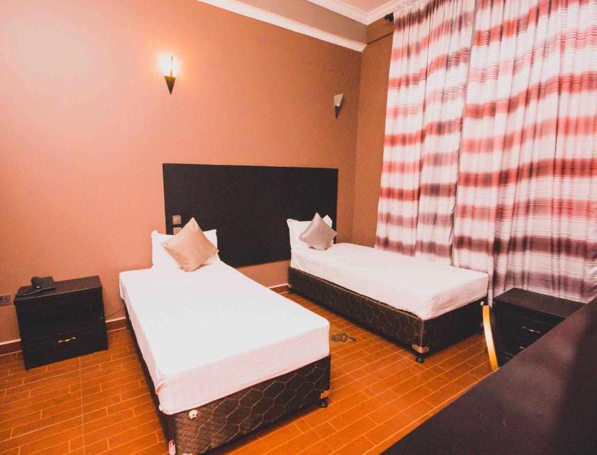 Panone Hotel Boma Boma la Ngombe Exteriör bild
